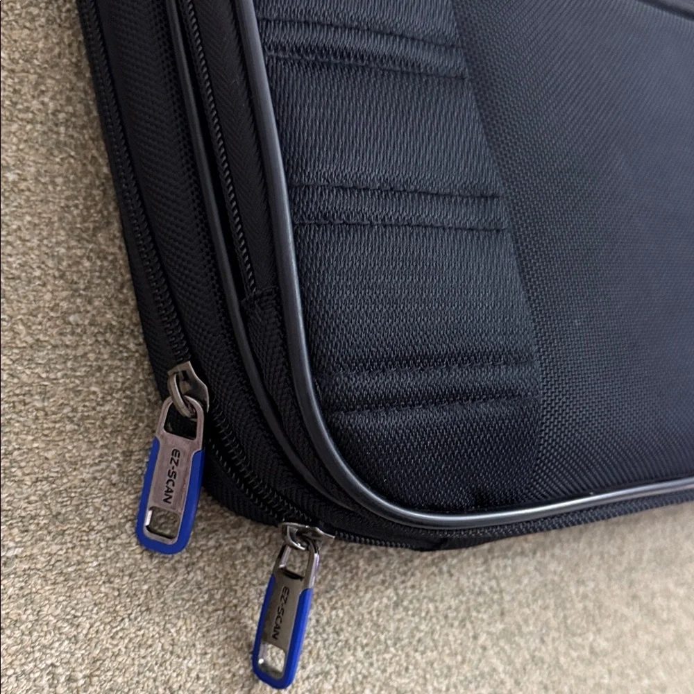 Kenneth Cole Reaction Laptop Business Travel Almost new